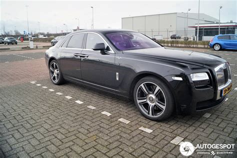 When it first appeared, it was a few vague sketches and a code name of rr4. Rolls-Royce Ghost V-Specification - 8 maart 2019 - Autogespot