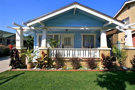 The craftsman style is exemplified by the work of two california architect brothers, charles sumner greene and henry mather greene, in pasadena in the early 20th century, who produced ultimate bungalows like the gamble house of 1908. California Bungalow | California Bungalow and Craftsman ...