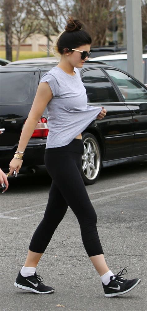 12 Female Celebs Who Look Sexier In Workout Clothes Kylie Jenner