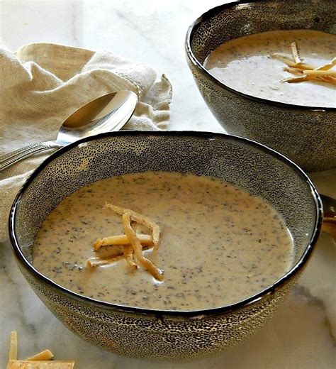 While that's cooking, add your white beans and onion to a pot with veggie stock and bring to a boil. Creamy Mushroom Brie Bisque | Recipe | Creamy mushrooms ...