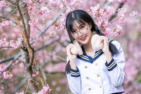 4k Flowering Trees Asian Bokeh Hands Smile Cute Brunette Girl