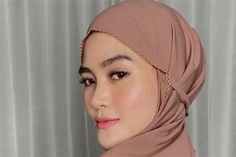Profil Dan Biodata Henny Rahman Istri Baru Alvin Faiz Yang Merupakan