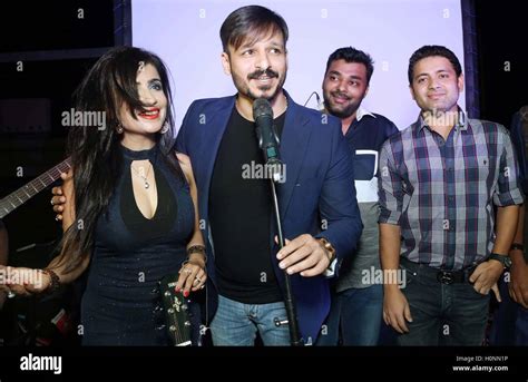 Bollywood Actor Vivek Oberoi With Playback Singer Shibani Kashyap At