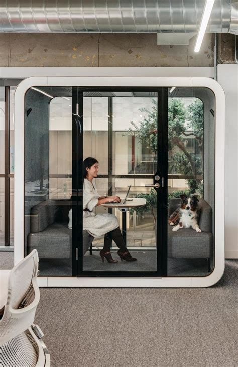 The Pioneering Soundproof Office Pods By Framery In 2021 Office Booth