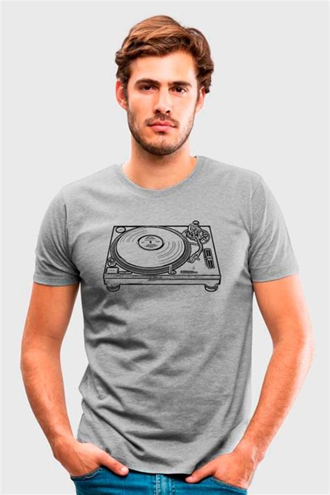 One of their employees noticed my solid earnings from my store and called to offer strategies, suggestions, and a free header refresh with a menu to match my. 'Turntable' Männer Premium T-Shirt | Spreadshirt | Hemd ...
