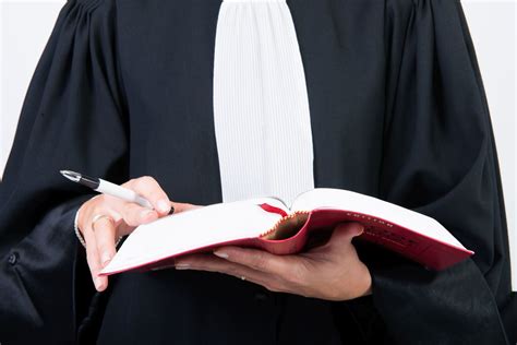 Les avocats une profession en pleine crise d identité