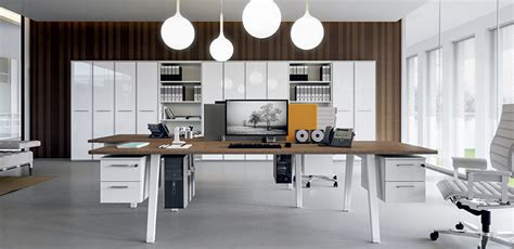 Eckschreibtische eröffnen ein mehr an arbeitsfläche dank ihrer raumsparenden anordnung. E-Place: Eckschreibtische von Della Valentina, Designer ...