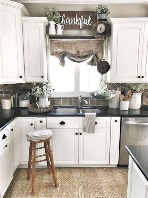It all depends on what sort of look calls to you! 24 Best Farmhouse Kitchen Sink Decor Ideas-Like the small ...