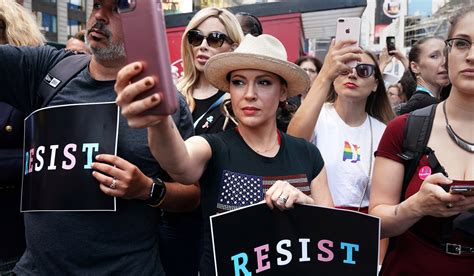 Georgia Heartbeat Bill Alyssa Milano Calls For ‘sex Strike In Protest