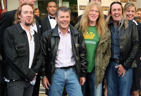 Iron maiden plante für 2008 eine reihe von weltumspannenden touren. Iron Maiden: Unterwegs mit Ed Force One - DER SPIEGEL
