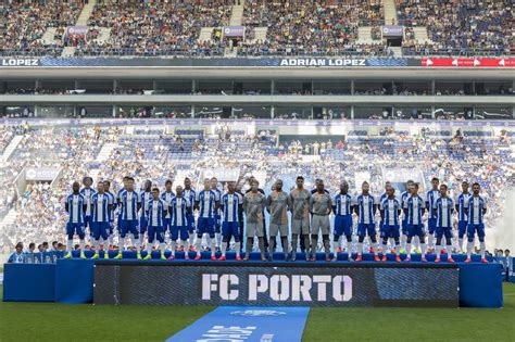 A bola, toda a informação desportiva. A Mística Azul e Branca: Futebol Clube do Porto 2014/15 (II)