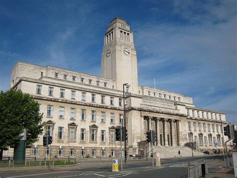 Clv leeds), has 542 en suite rooms (300 available to university of leeds first year students) run in partnership with campus living villages. Ville de Leeds: Vivre et Travail (Guide Complet 2019)