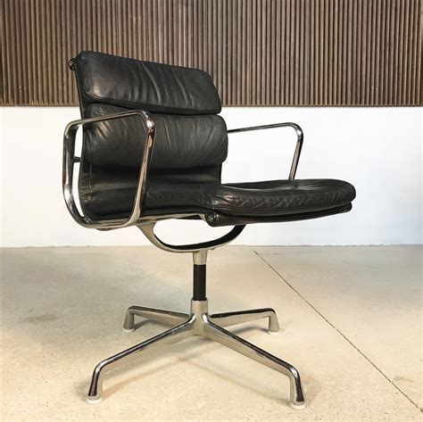 Ea 208 Soft Pad Alu Chair By Charles And Ray Eames For Herman Miller
