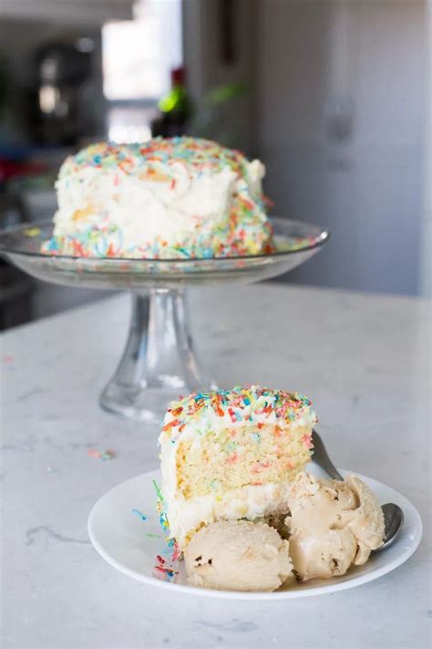 We have brunch, dinner, and dessert ideas to keep all of your bunnies happy. Keto Birthday Cake | Recipe | Keto birthday cake, Keto ...