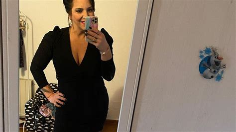 Danni büchner öffnet sich exklusiv gegenüber rtl und erzählt, wie es ihr und der familie fünf die erste zeit nach jens' tod herrschte funkstille um daniela büchner. Kann sich Danni Büchner erneute Schwangerschaft vorstellen ...