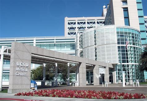 Fileucsd Medical Center Hillcrest Entrance Wikimedia Commons