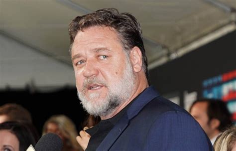 Russell Crowe Plays Popes Exorcist In The Horror Film