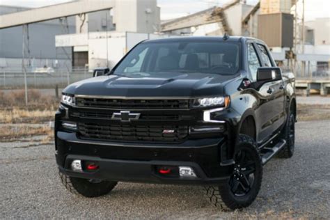 2020 Chevy Silverado Trail Boss Midnight Edition Review