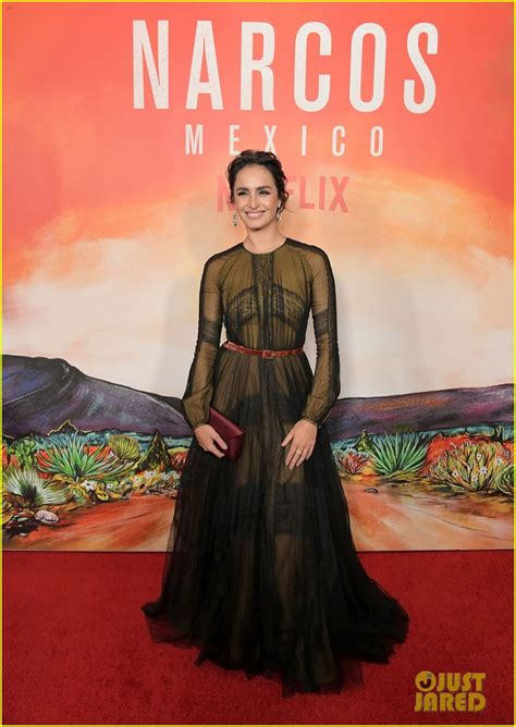 Eklenme tarihi 14 şubat 2020 |telif hakkı netflix sanatçılar diego luna, fernanda urrejola. Diego Luna & Michael Pena Celebrate 'Narcos: Mexico ...