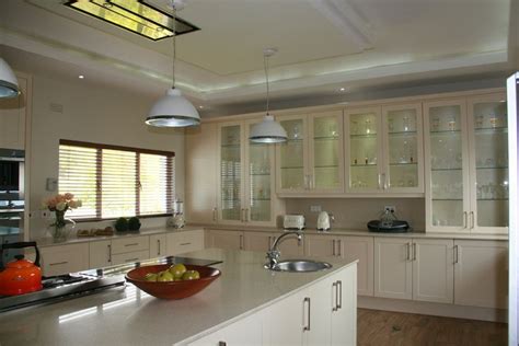 Create a room that looks lovely and has a home for all of the tools you need. 13 best Romeo Kitchens images on Pinterest | Zimbabwe ...