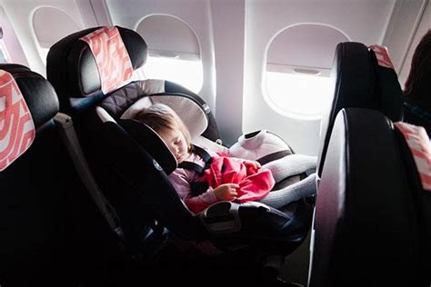 Buying Guide Of Choosing The Best Car Seat For Airplane Travel