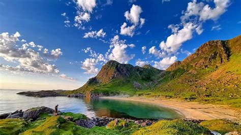 The nearest airport is stokmarknes airport, skagen, in the municipality of hadsel. Den vakreste perlen i Nordland. | Dronningruta