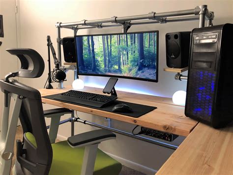Diy Gaming Desk Built With Keeklamp Pipe Fittings Gaming Desk Build