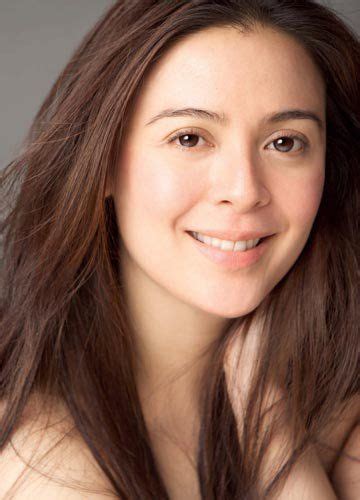 The Captivating Filipina Actress Ms Dawn Zulueta With Images Filipina Beauty Hair Styles