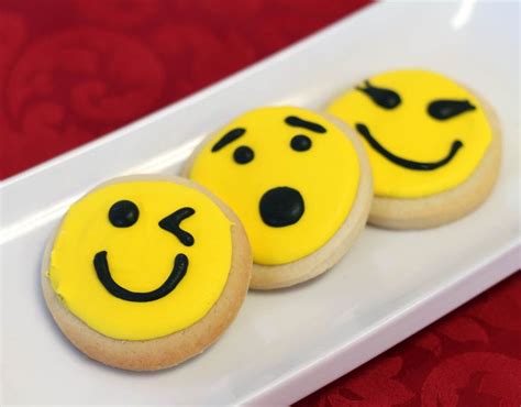 Emoji Sugar Cookies Made By Cupcasions Kelowna Sugar Cookies