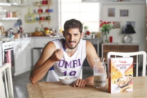 אני לא יודע אם אוכל לשחק עוד עונה. עומרי כספי האריך את חוזהו כפרזנטור למותג תלמה