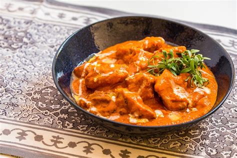 Ce plat est vraiment délicieux avec un poulet bien tendre et très parfumé!! Chicken Tikka Masala Recipe - Great British Chefs