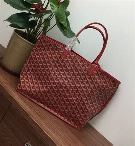 3,129,580 likes · 29,876 talking about this · 2,773 were here. Goyard Anjou red tote bag (con immagini)