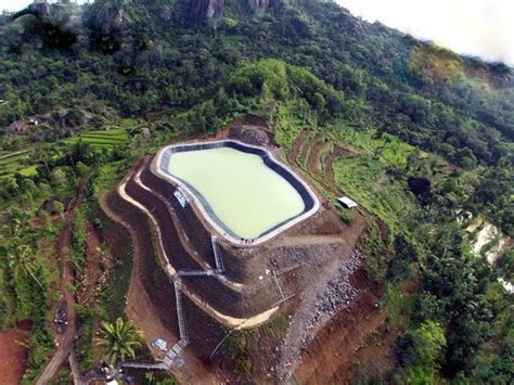 Kabupaten bantul dan sleman (propinsi diy). Embung Nglanggeran, Patuk, Kabupaten Gunung Kidul - Indonesia