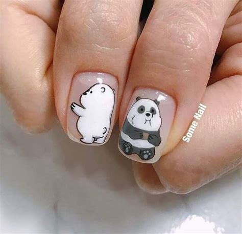 Para comenzar aplica una capa de brillo sobre tus uñas, ya que vas a utilizar esmaltes de colores por lo que quieres evitar que se manchen. Uñas de osito | Uñas de oso, Manicura de uñas, Uñas de pandas