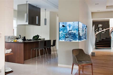 Model dan desain untuk ruang tamu tidak hanya harus mengandalkan dan mengedepankan fungsi, tetapi juga harus memenuhi standar estetika. Design Rumah Idaman: 10 Model Partisi Ruang Aquarium Terbaik