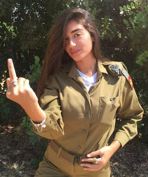 We are the gal gadot army, here to support gal through her amazing career. Pin by Mind Your Product on Hunting women | Idf women ...
