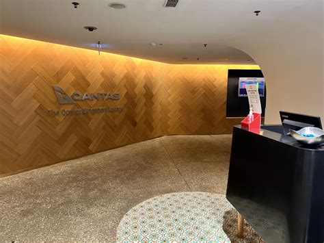 Review Qantas Business Class Lounge Singapore Changi Airport 13