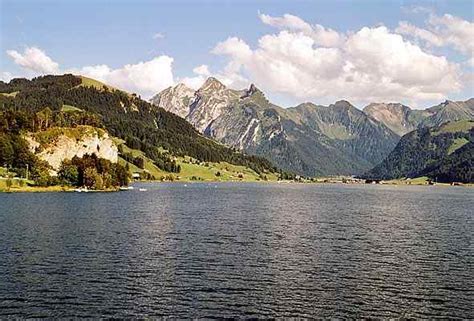 The sihlsee (in english sometimes called lake sihl) is an artificial lake in the swiss canton of schwyz, near the town of einsiedeln. Sihlsee - Schweiz