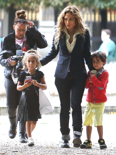 Jennifer lopez, 51, celebrated her sister lynda lopez's 50th birthday in style at craig's restaurant in west hollywood, though her beau ben affleck didn't attend. Jennifer Lopez enjoys some family time... and treats the ...