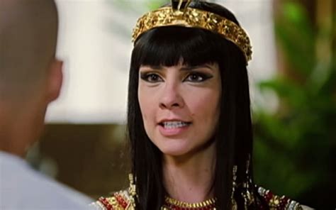 Os Dez Mandamentos Nefertari Surta Ap S Ser Rejeitada Por Mois S Not Cias Da Tv