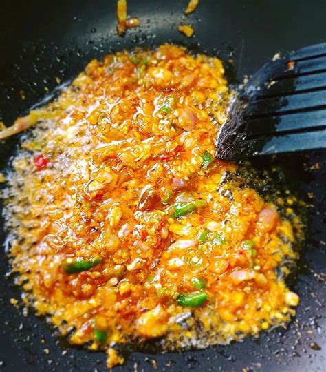 Hari hujung minggu ini adalah hari special kerana menjemput rakan. Resepi Maggie Kari Tumis Paling Sedap - AkuBahrain