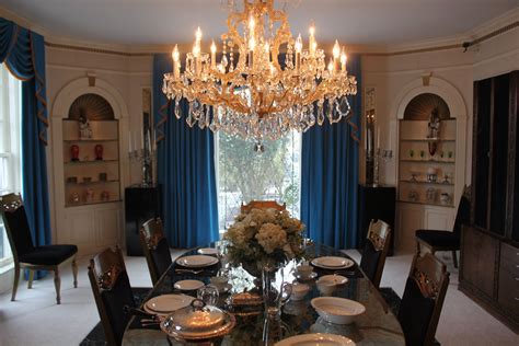 Elvis' Dining Room | Graceland mansion, Elvis presley graceland, Elvis