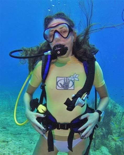 Pin By No On Scuba Scuba Diver Girls Scuba Diving Scuba Diver