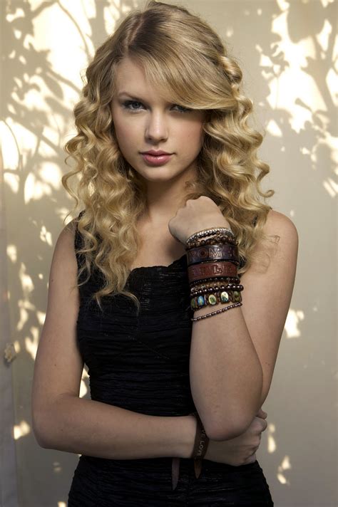 Hairstyle Photo Taylor Swift Long Curly Hairstyle