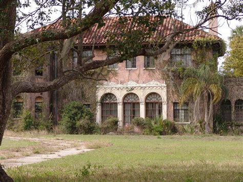 Howey Mansion Vacant Since The 1980s ~ What Why ~ Howey In The Hills Florida Old Abandoned
