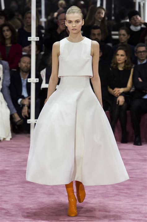 Australia's largest online wedding dress marketplace. Christian Dior at Couture Spring 2015 | Fashion, Dior ...