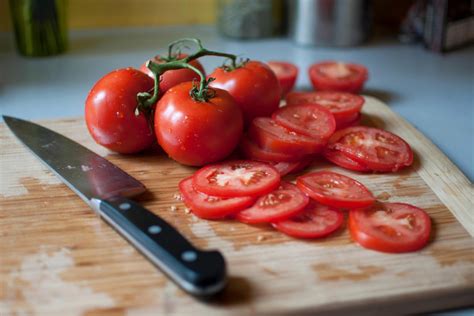 How To Keep Your Tomatoes Fresh For Longer And It Couldnt Be Easier