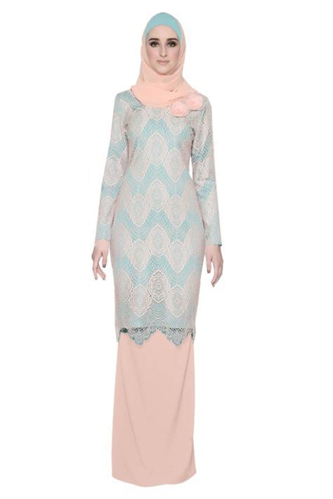 Mr rizman dan ruzaini pengasas kepada rizman ruzaini creations di dalam video ini jomkahwintv berada di butik rizman. Mana satu cantik untuk baju raya 2015? - sayaiday ...