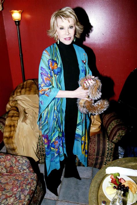 Remembering Joan Riverss Iconic Style Joan Rivers Joan Style Icons