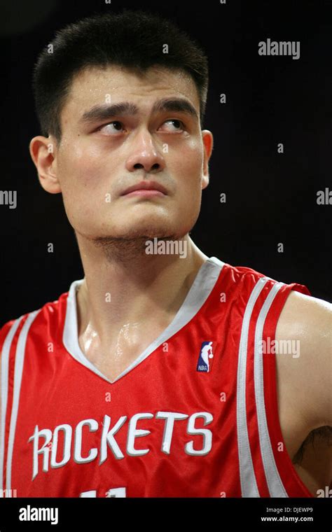 Yao Ming Center Houston Rockets Hi Res Stock Photography And Images Alamy